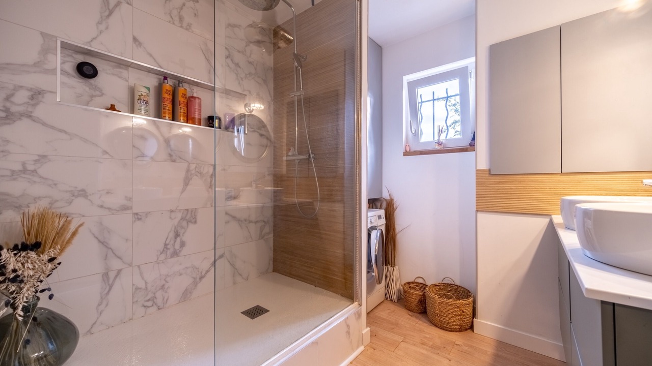 Photo of Bathroom in Labege