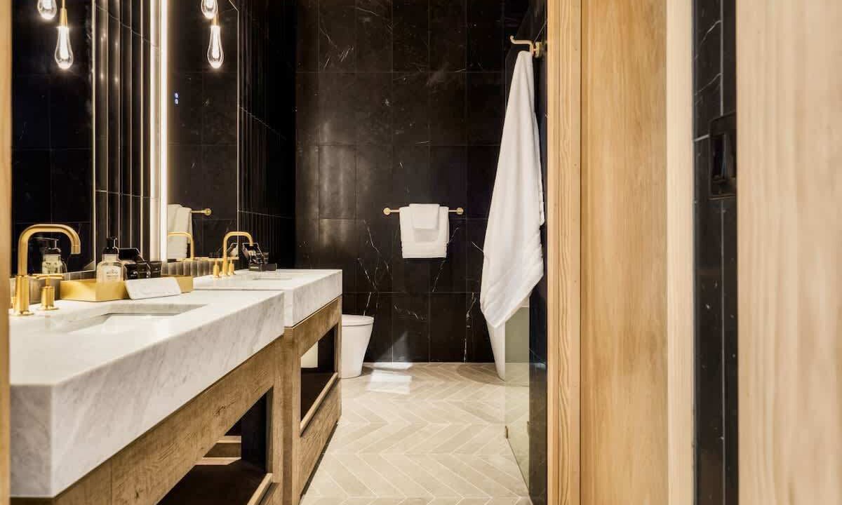 Photo of Bathroom in Natures Courtyard