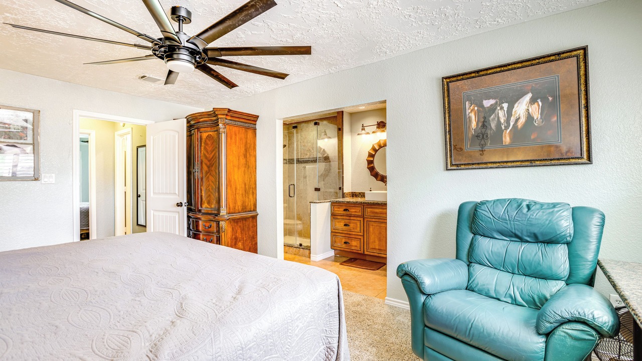 Photo of Bedroom in Humble