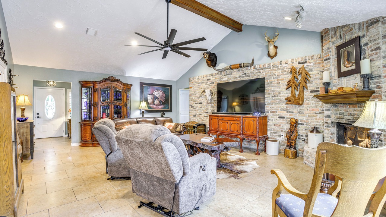 Photo of Livingroom in Humble