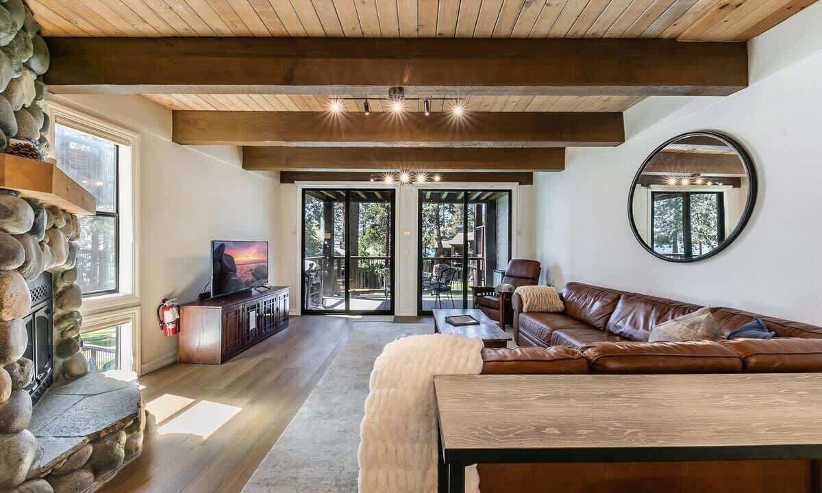 Photo of Livingroom in Brockway