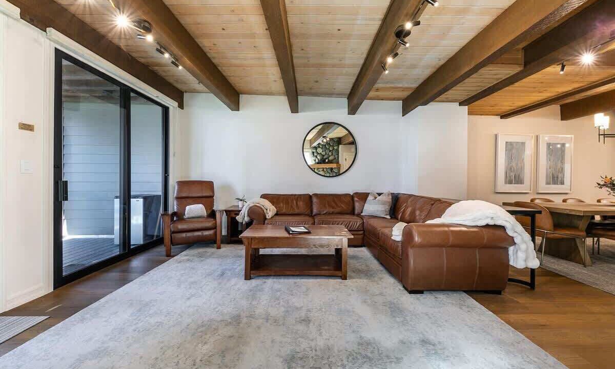Photo of Livingroom in Brockway