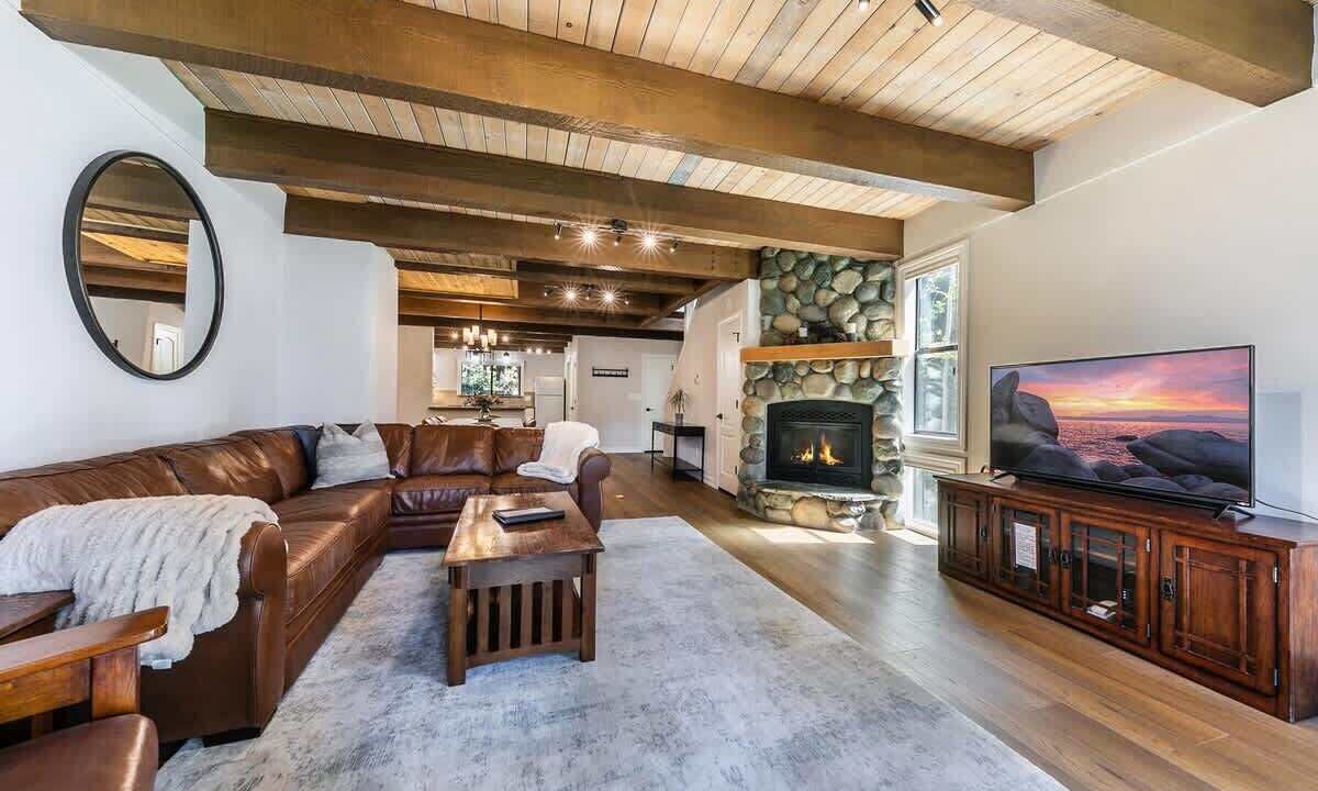 Photo of Livingroom in Brockway