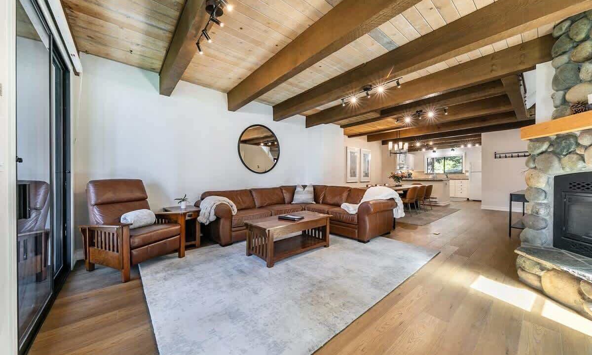 Photo of Livingroom in Brockway