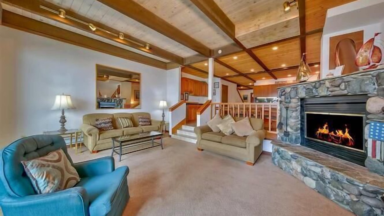 Photo of Livingroom in Brockway
