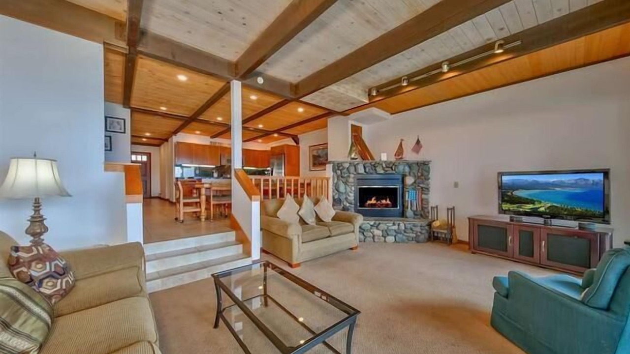 Photo of Livingroom in Brockway