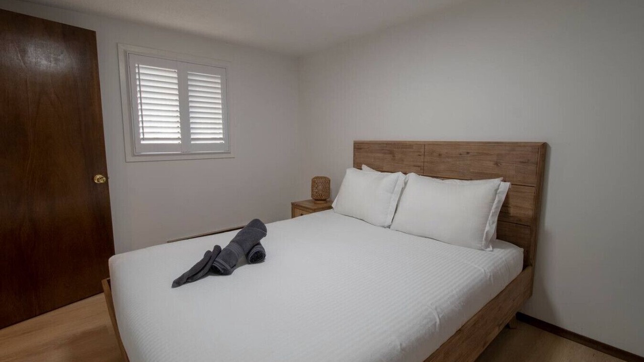 Photo of Bedroom in Victoria Harbour