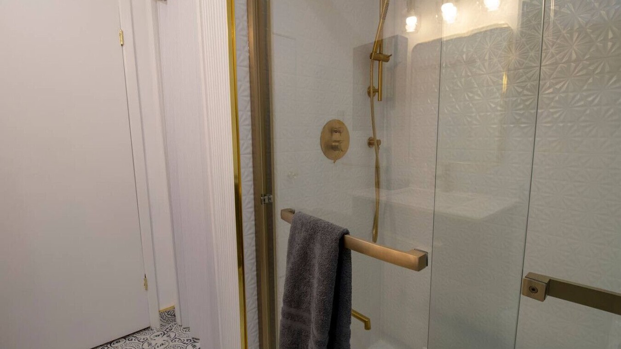 Photo of Bathroom in Victoria Harbour