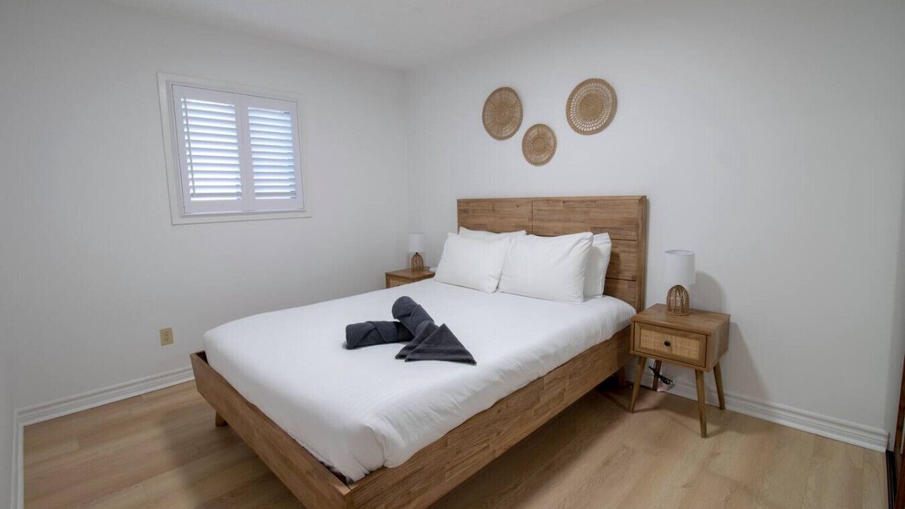 Photo of Bedroom in Victoria Harbour