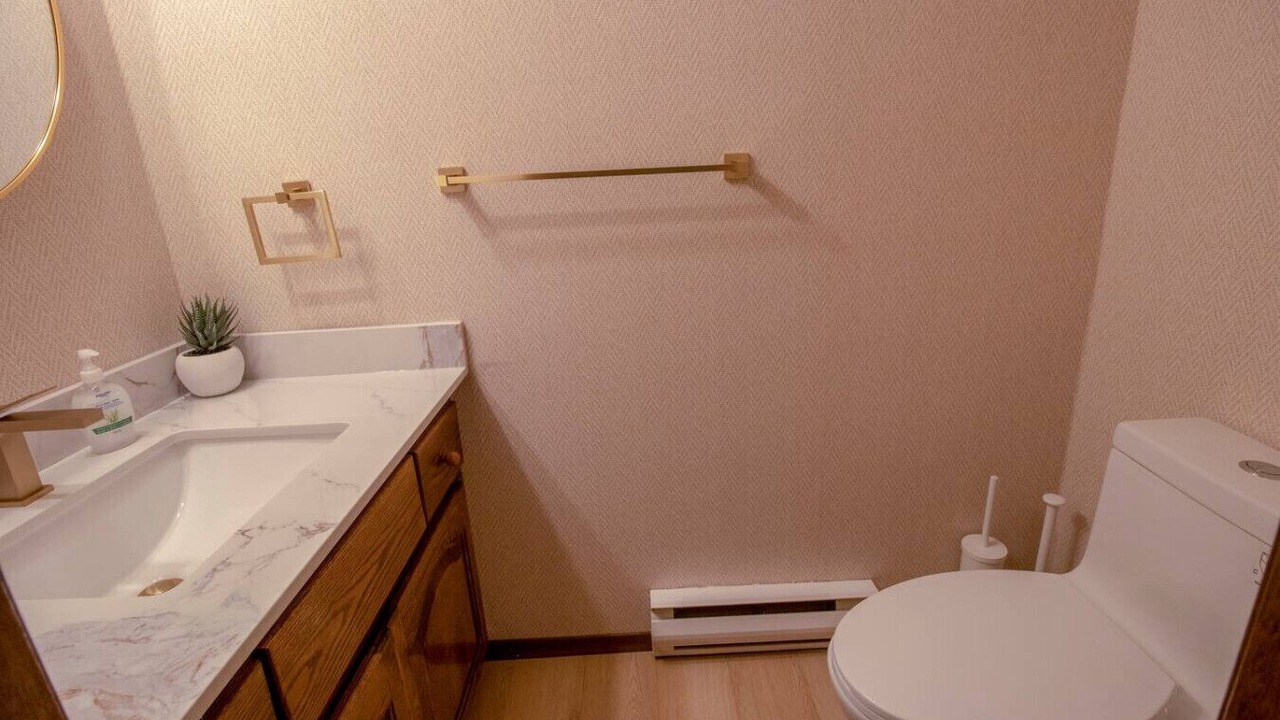 Photo of Bathroom in Victoria Harbour