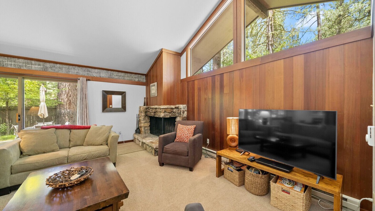 Photo of Livingroom in Graeagle