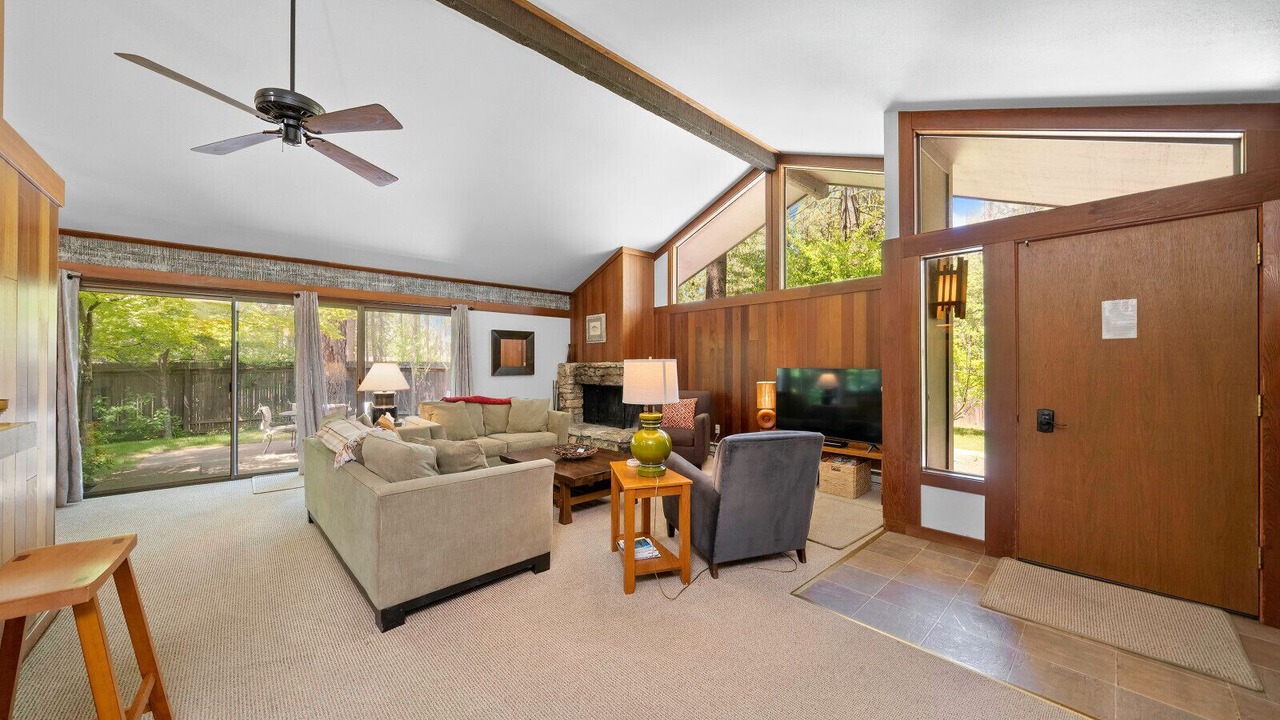 Photo of Livingroom in Graeagle