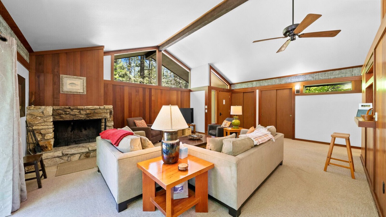 Photo of Livingroom in Graeagle