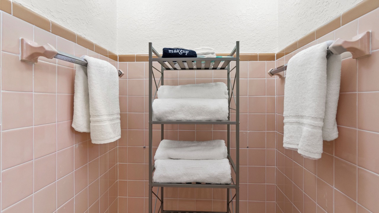Photo of Bathroom in Parrot Cove