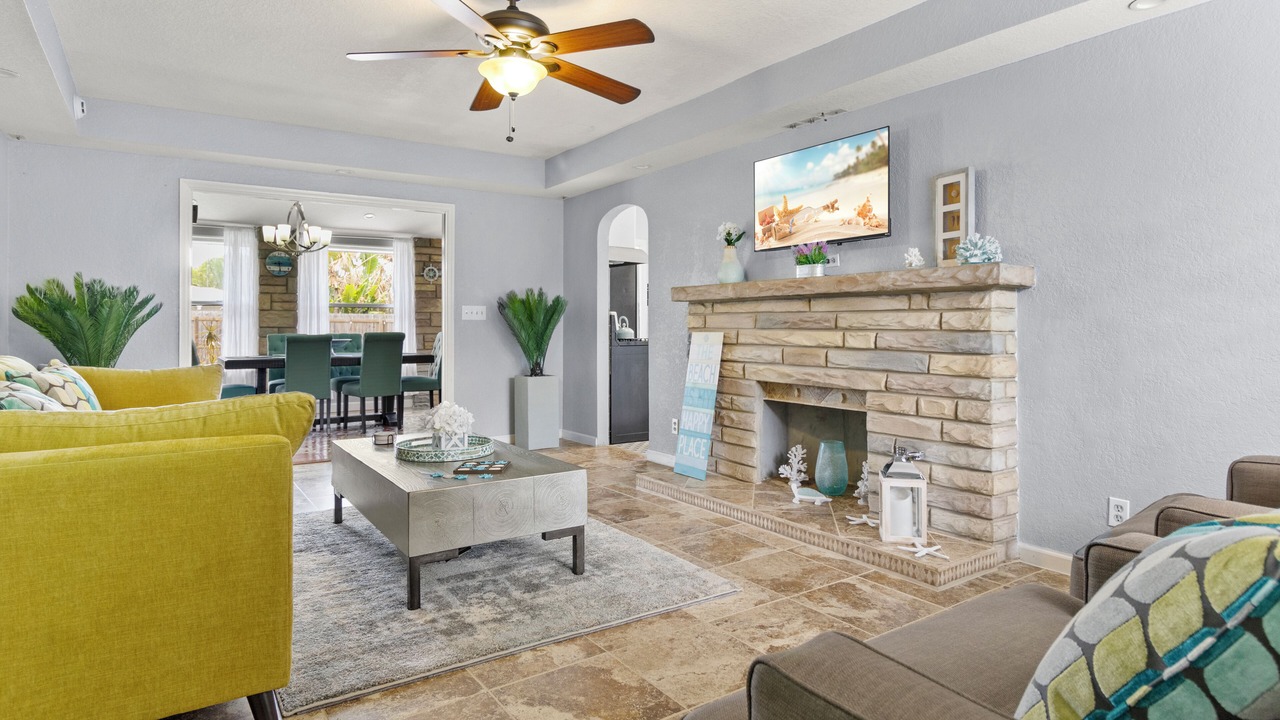 Photo of Livingroom in Parrot Cove