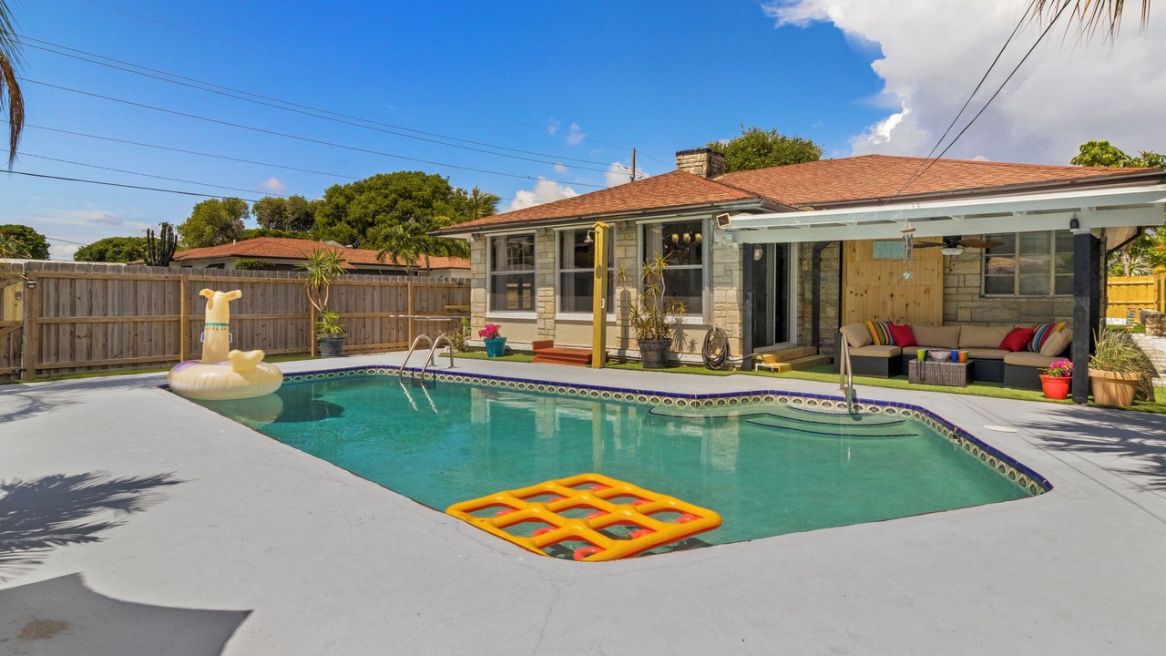 Photo of Outdoor in Parrot Cove