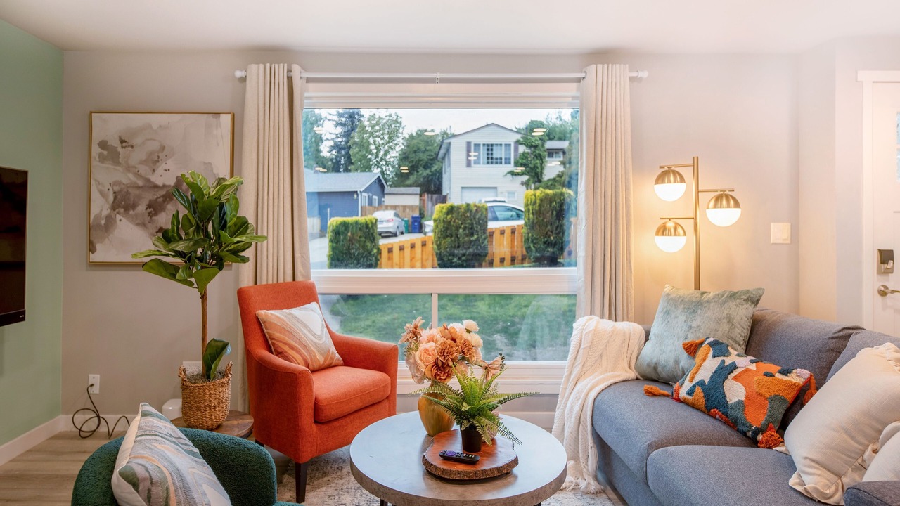 Photo of Livingroom in Seattle Metro Area