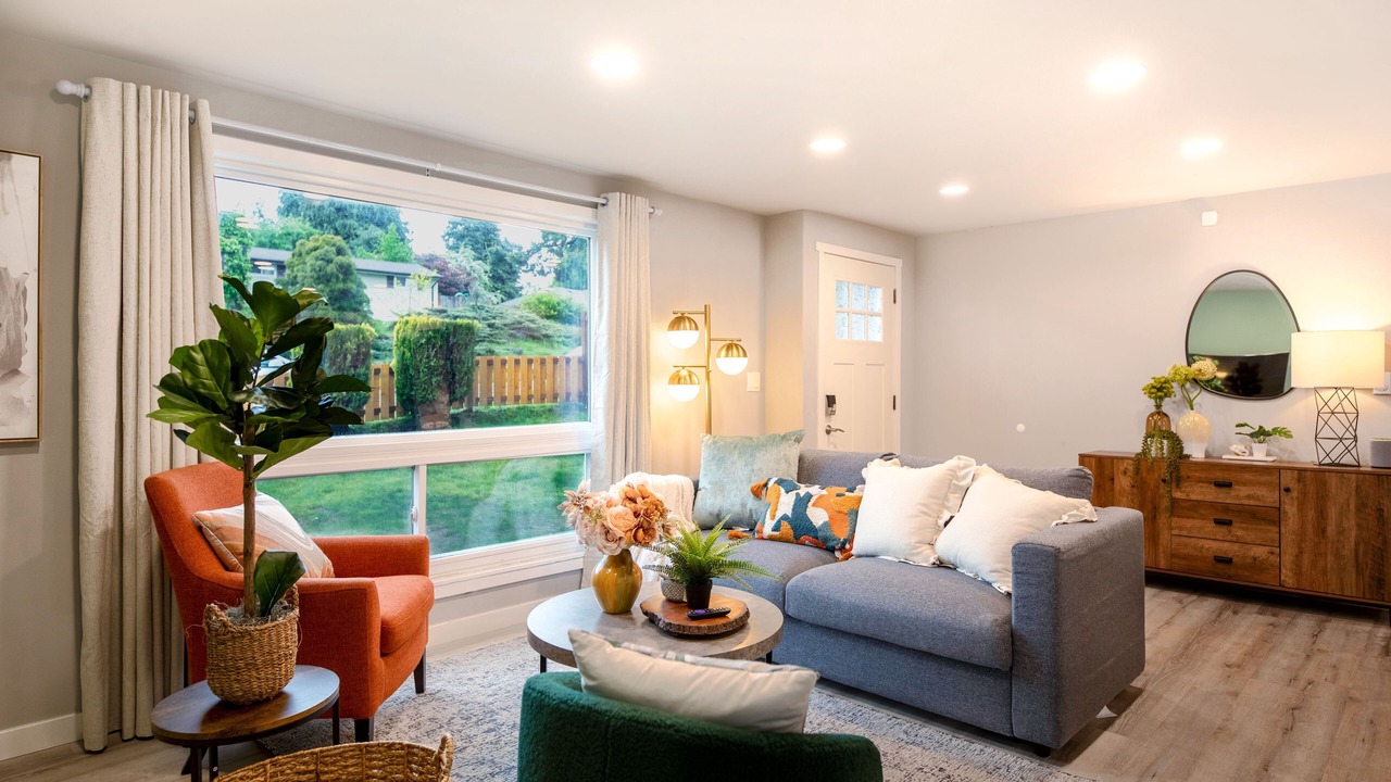 Photo of Livingroom in Seattle Metro Area