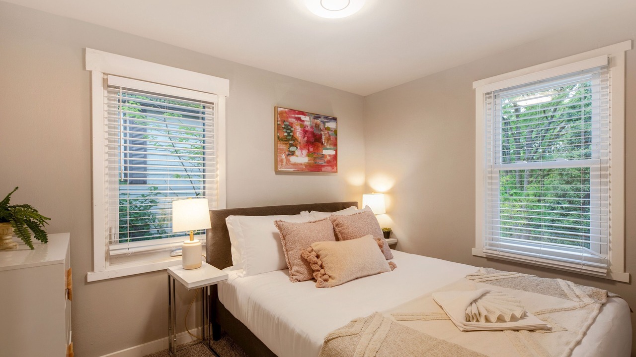 Photo of Bedroom in Seattle Metro Area