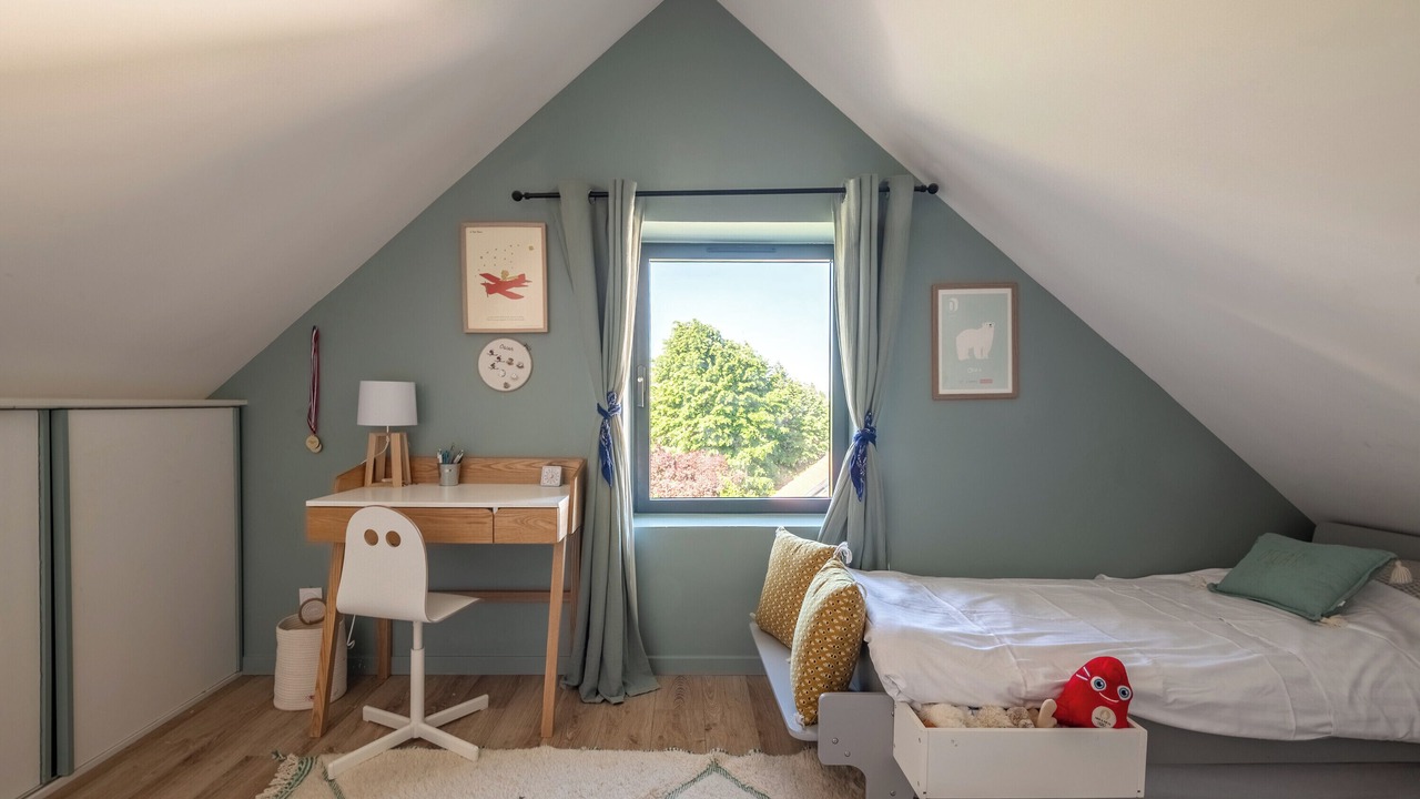 Photo of Bedroom in Champagne-au-Mont-d'Or