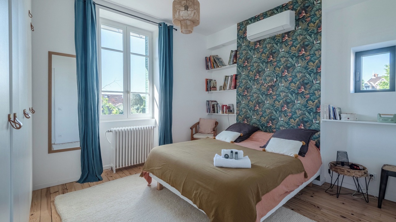 Photo of Bedroom in Champagne-au-Mont-d'Or