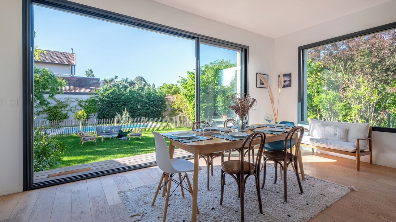 Photo of Others in Champagne-au-Mont-d'Or