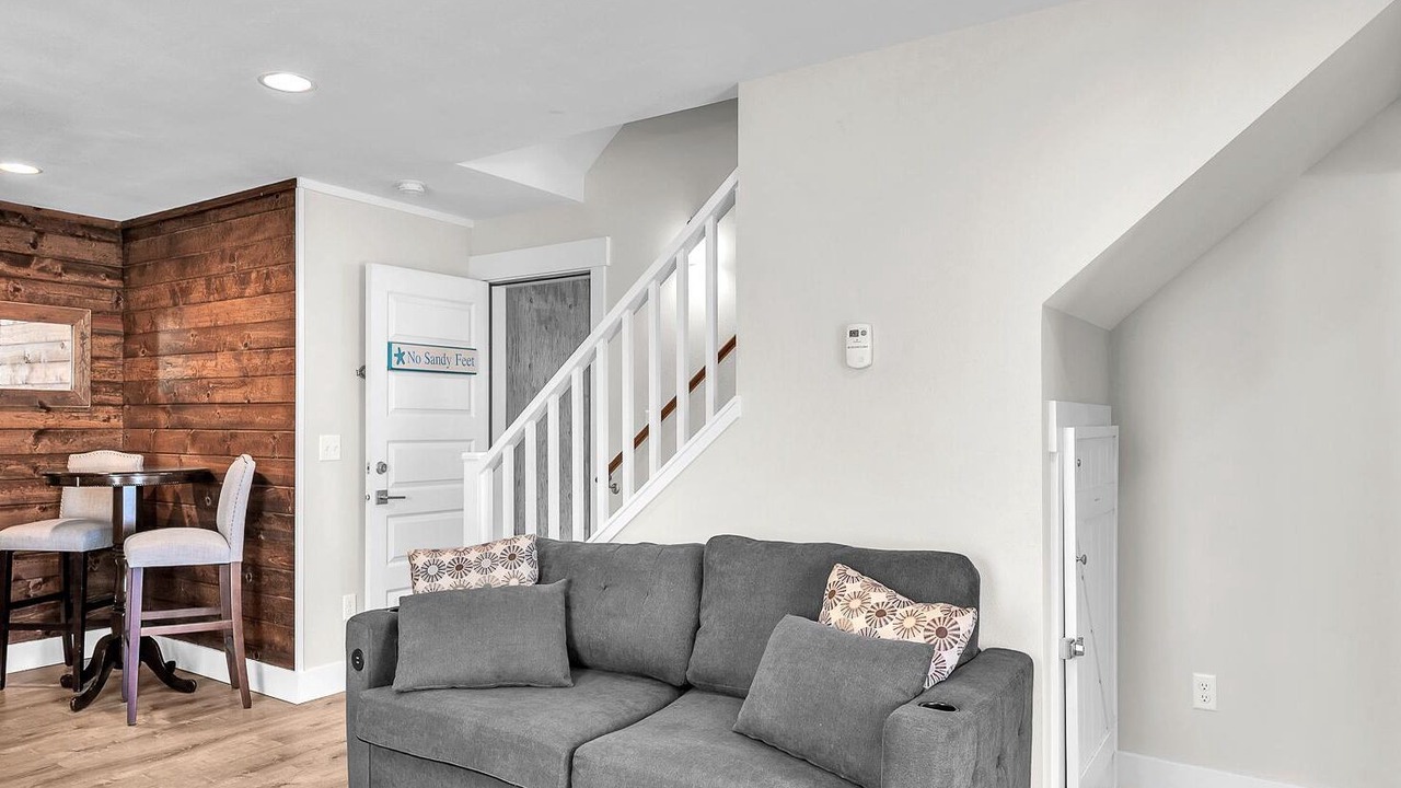 Photo of Livingroom in Olivia Beach