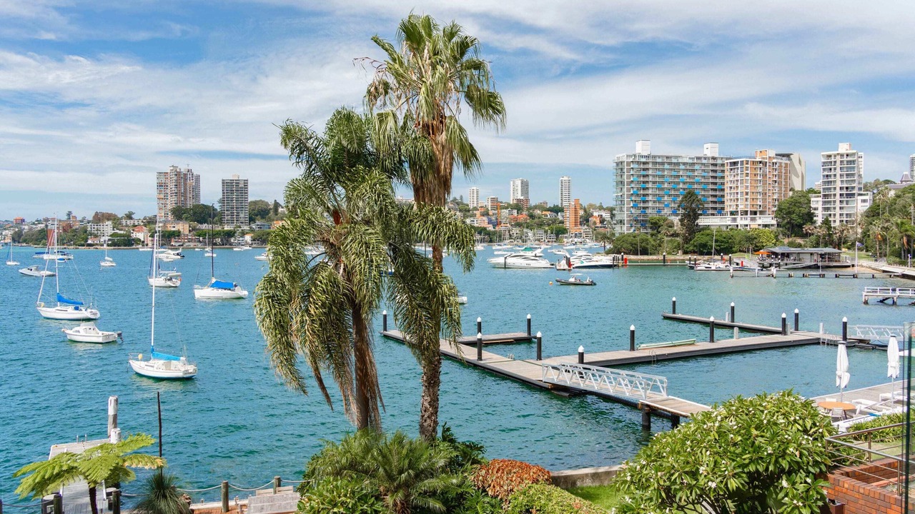 Photo of Others in Elizabeth Bay