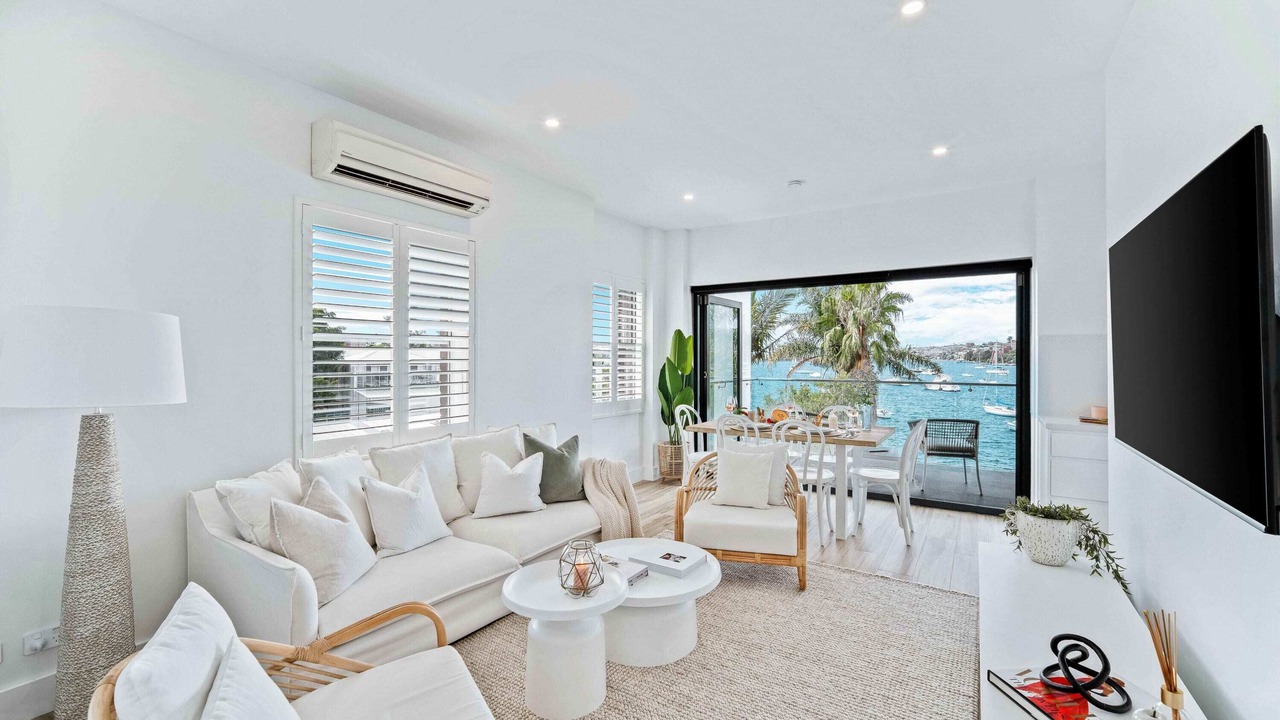 Photo of Livingroom in Elizabeth Bay