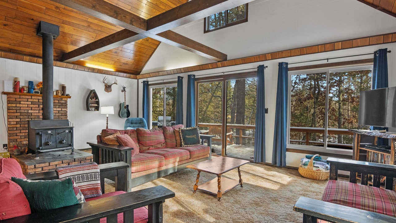 Photo of Livingroom in Idlewild