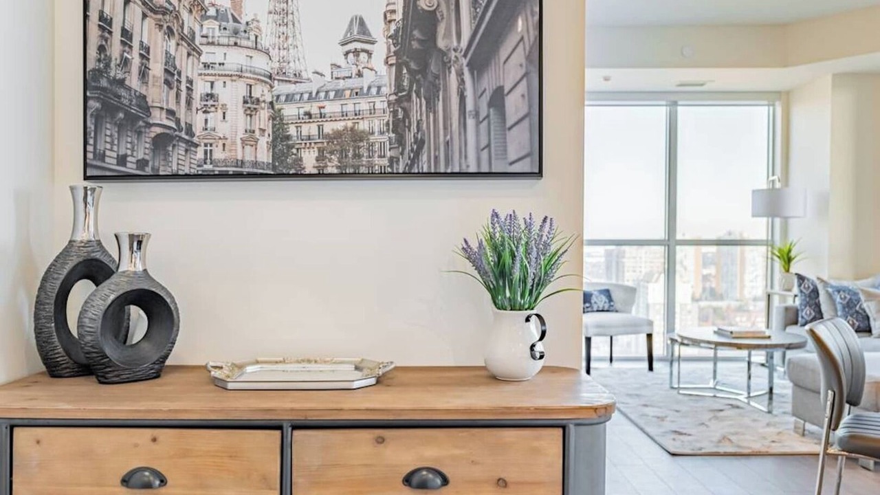 Photo of Livingroom in Hurontario