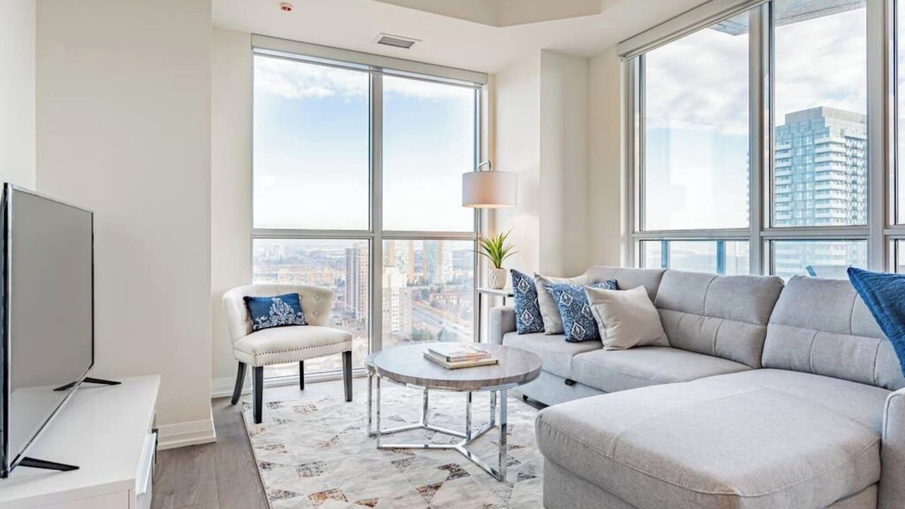 Photo of Livingroom in Hurontario
