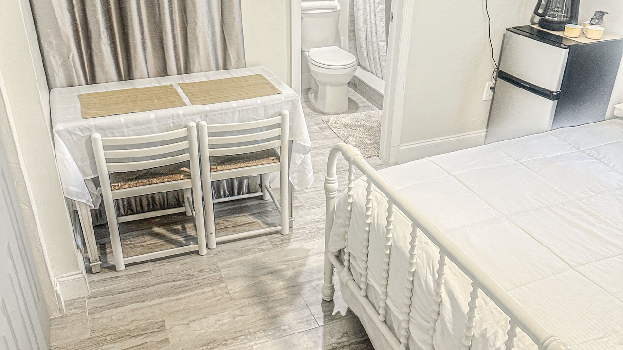 Photo of Bedroom in Lauderhill