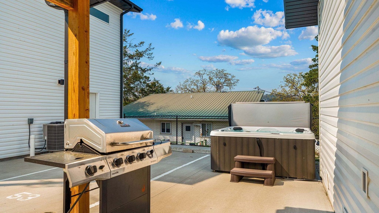 Photo of Patio Balcony in Kimberling City