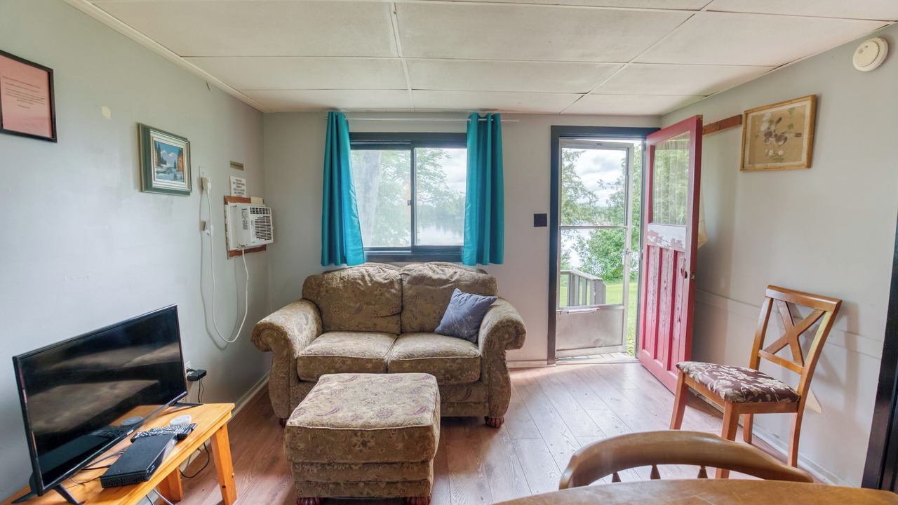 Photo of Livingroom in Frontenac