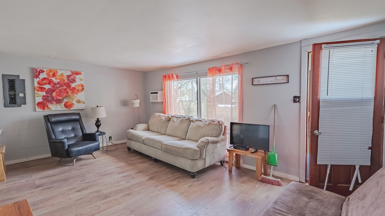 Photo of Livingroom in Frontenac