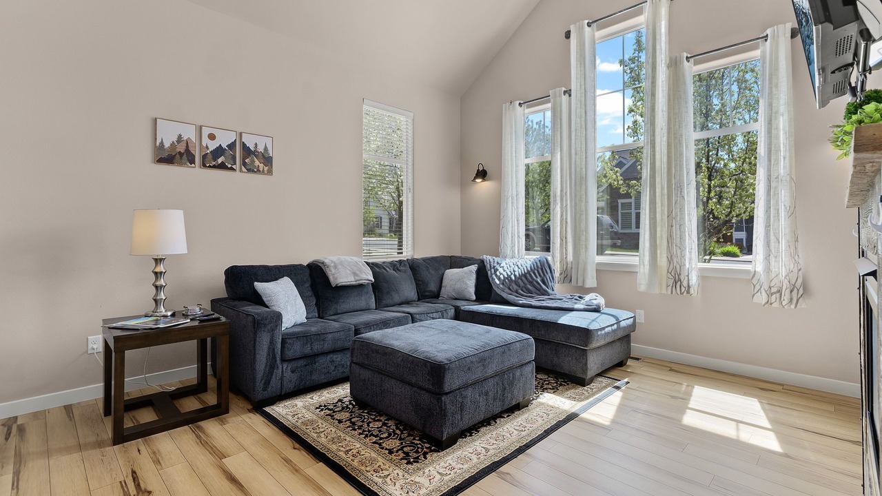 Photo of Livingroom in Old Farm District