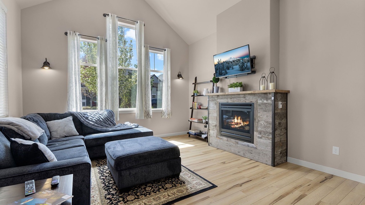 Photo of Livingroom in Old Farm District