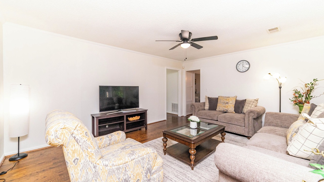 Photo of Livingroom in Fortson