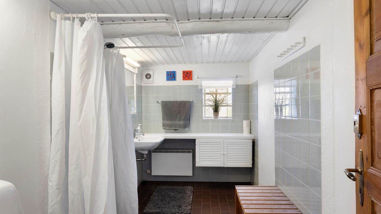 Photo of Bathroom in Aeroskobing