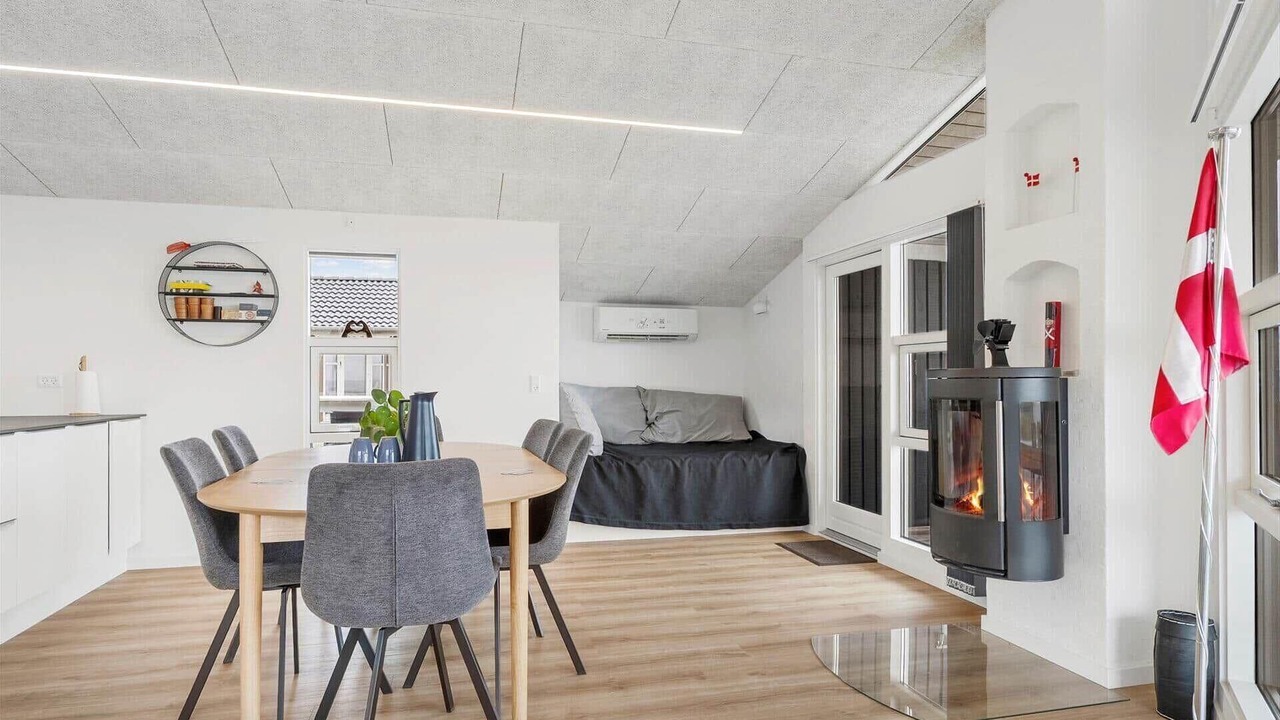 Photo of Others in Bjert