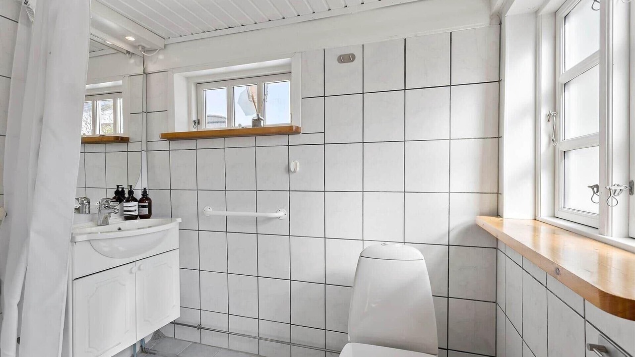 Photo of Bathroom in Aeroskobing