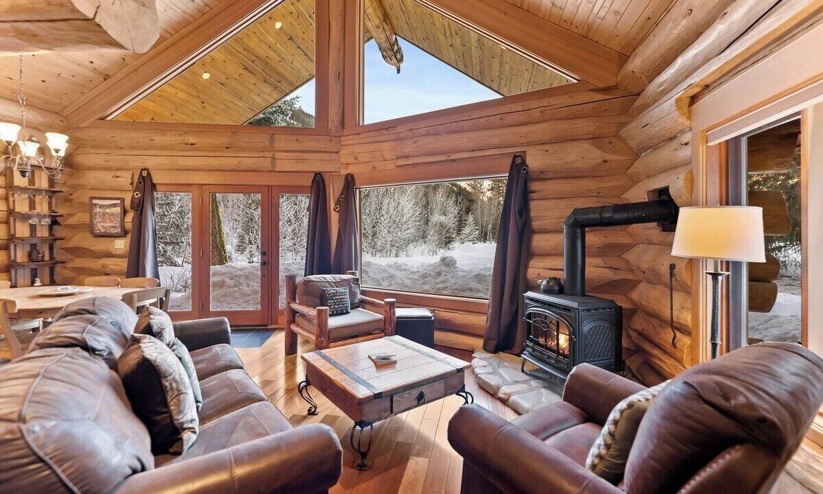 Photo of Livingroom in Mazama