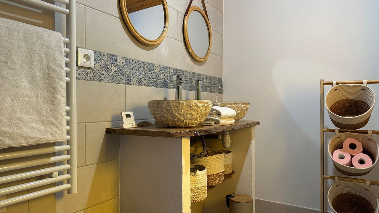 Photo of Bathroom in Tresques
