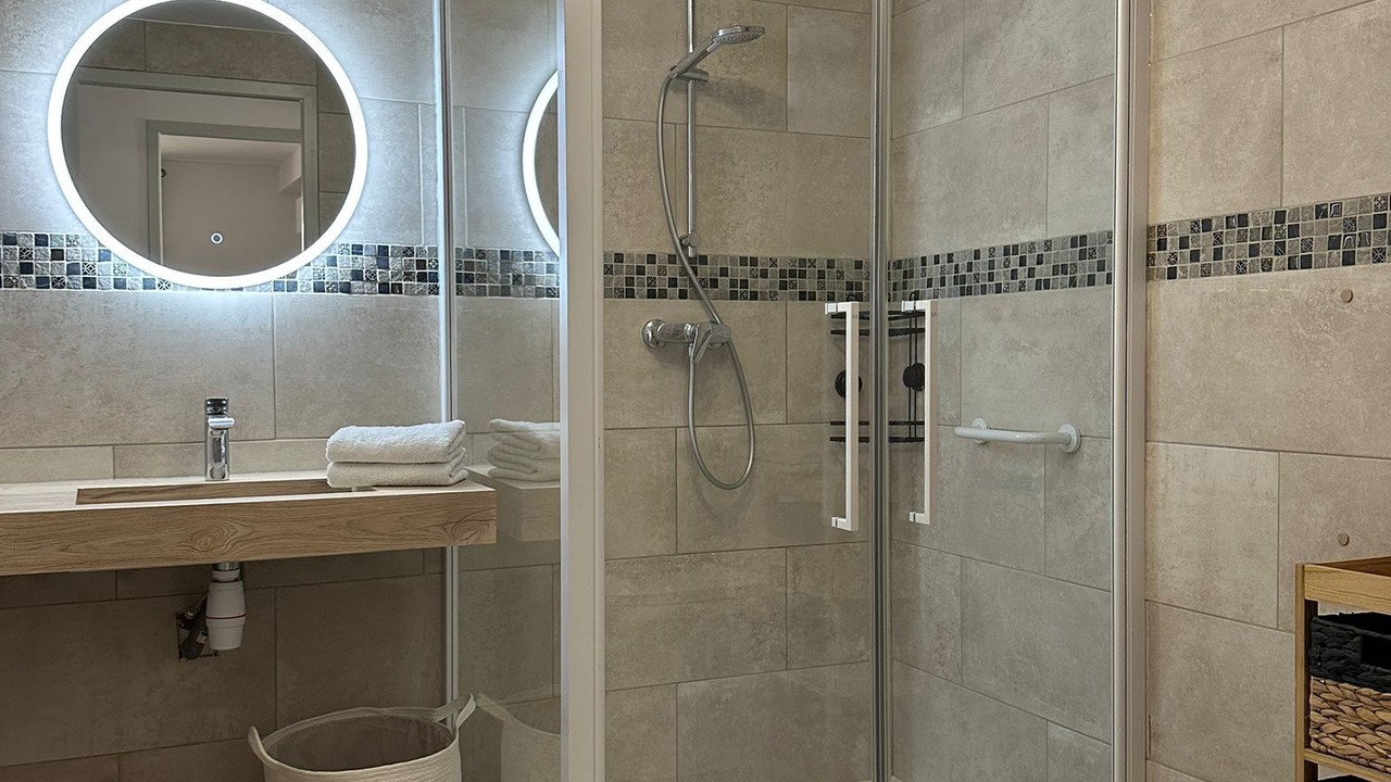 Photo of Bathroom in Tresques