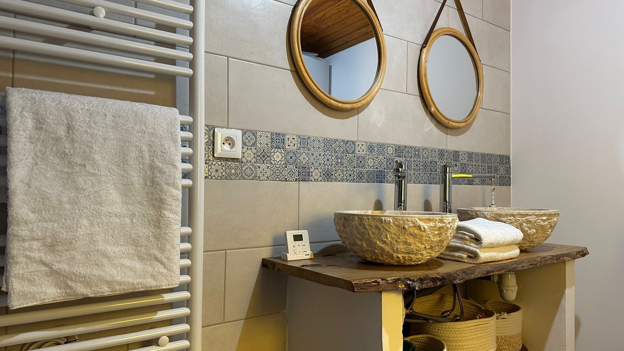 Photo of Bathroom in Tresques