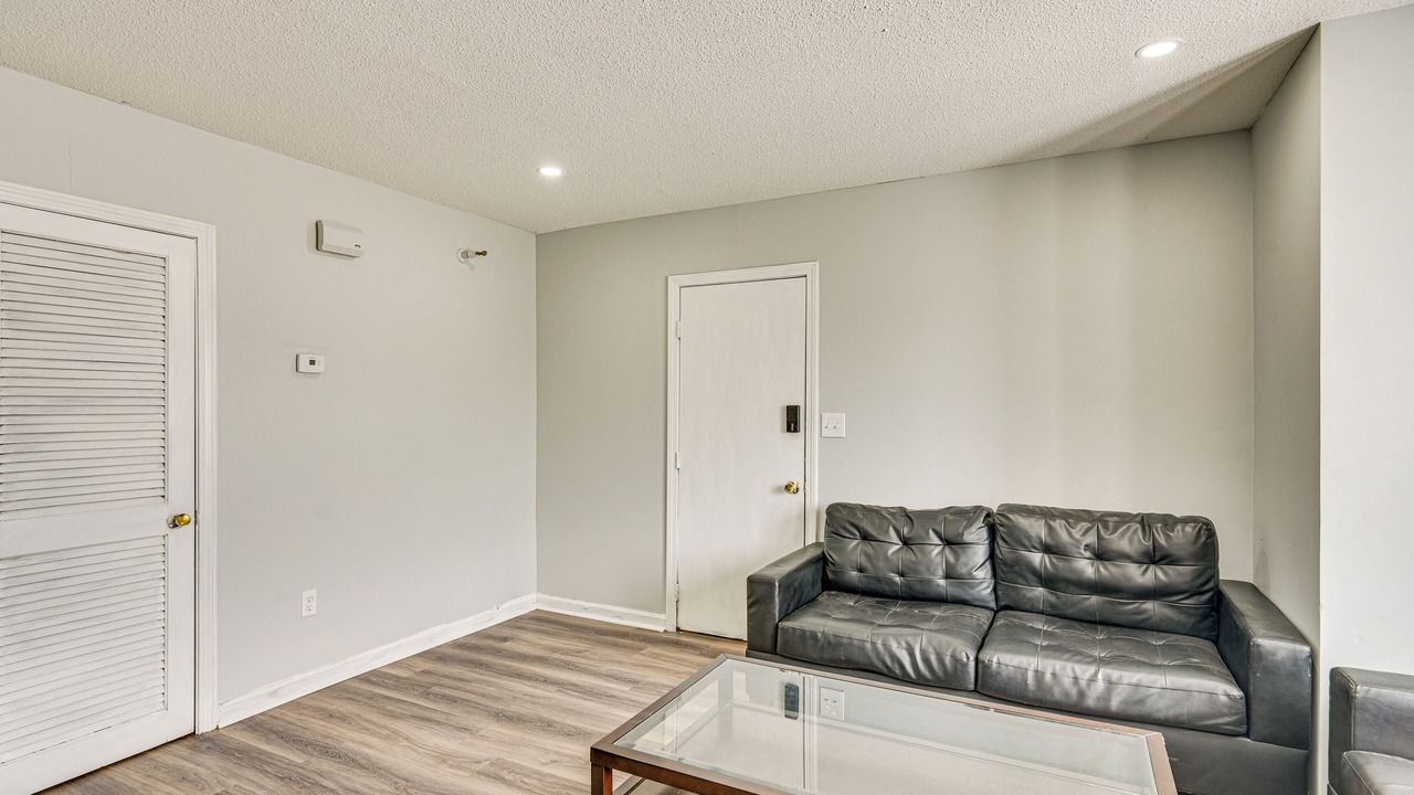 Photo of Livingroom in Fall River