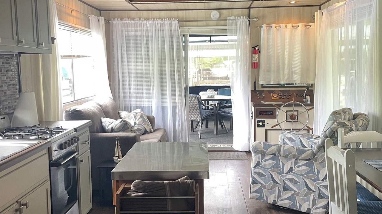 Photo of Livingroom in Tazewell