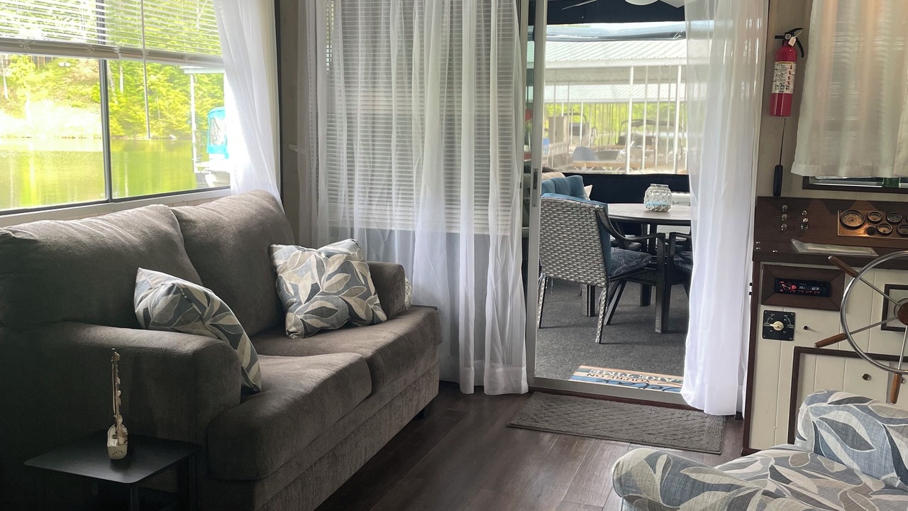 Photo of Livingroom in Tazewell
