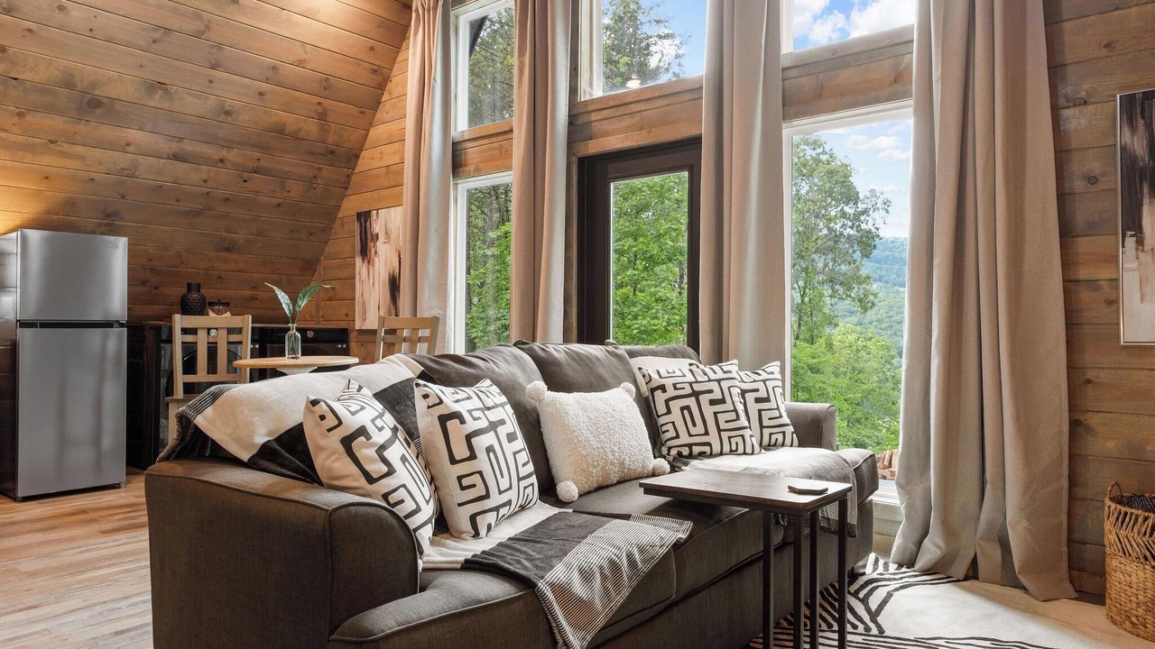 Photo of Livingroom in Jasper